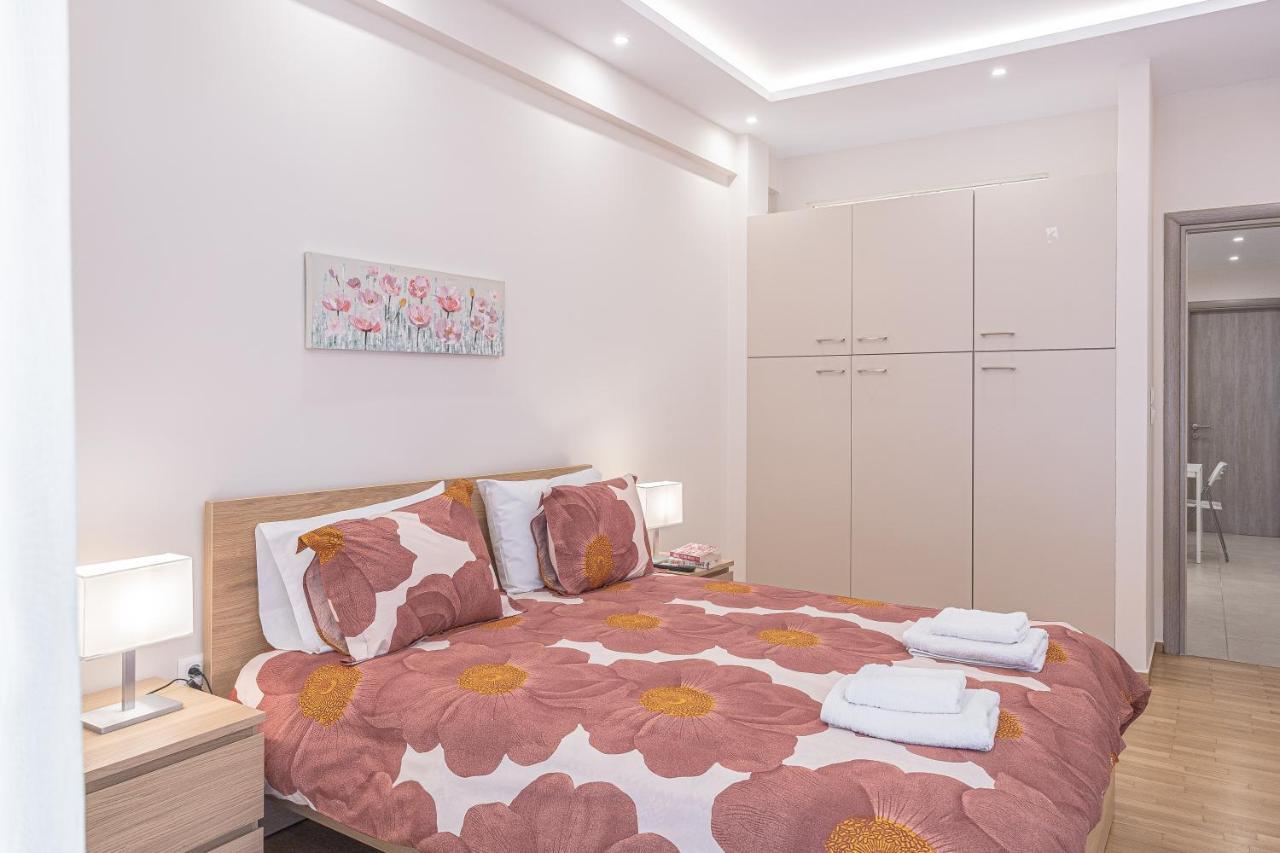 Amazing Apartment Near Metro Station! Афины Экстерьер фото